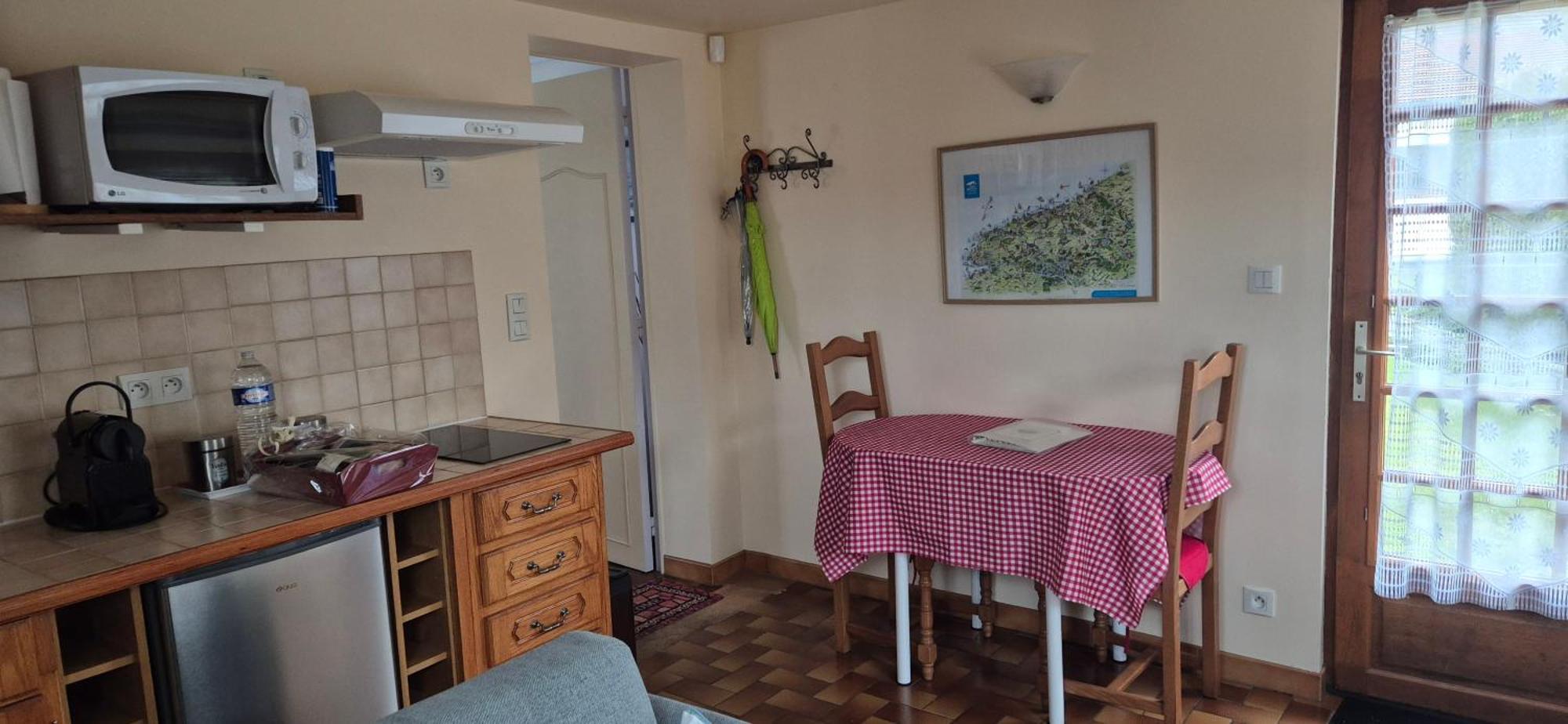 Le Petit Gite De La Varenne Saint-Hellier Εξωτερικό φωτογραφία